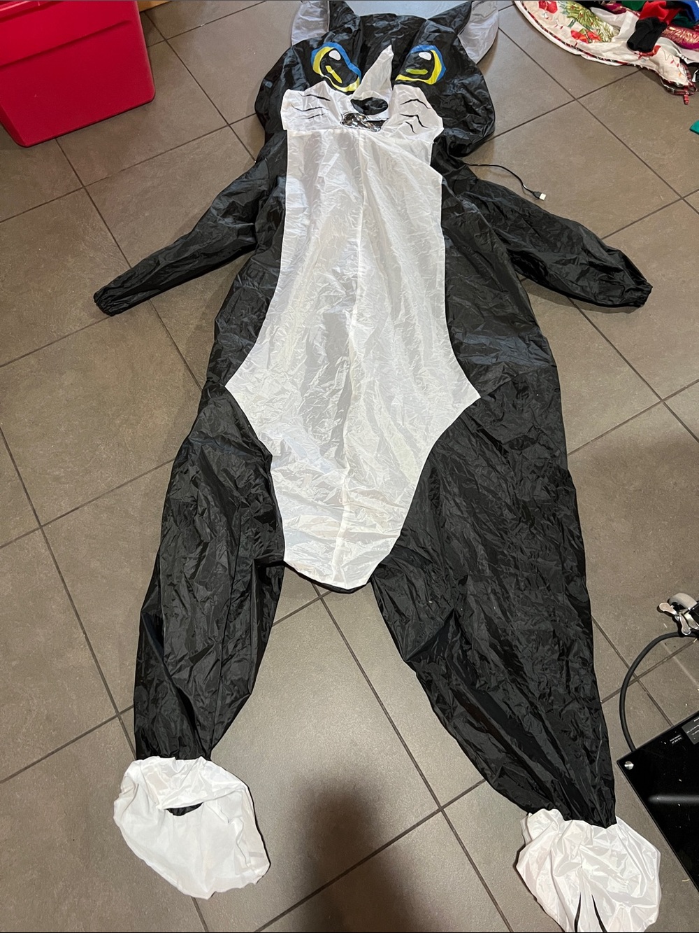 Inflatable Cat Costume for Adults
Funny Black & White Blow Up